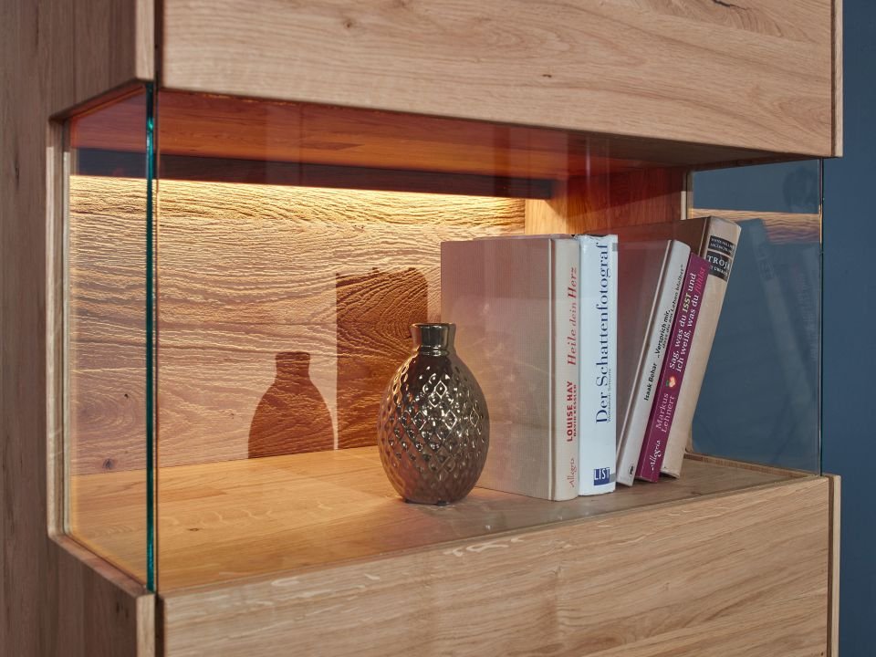 Vitrine Emma Wildeiche geölt 63 x 207 cm